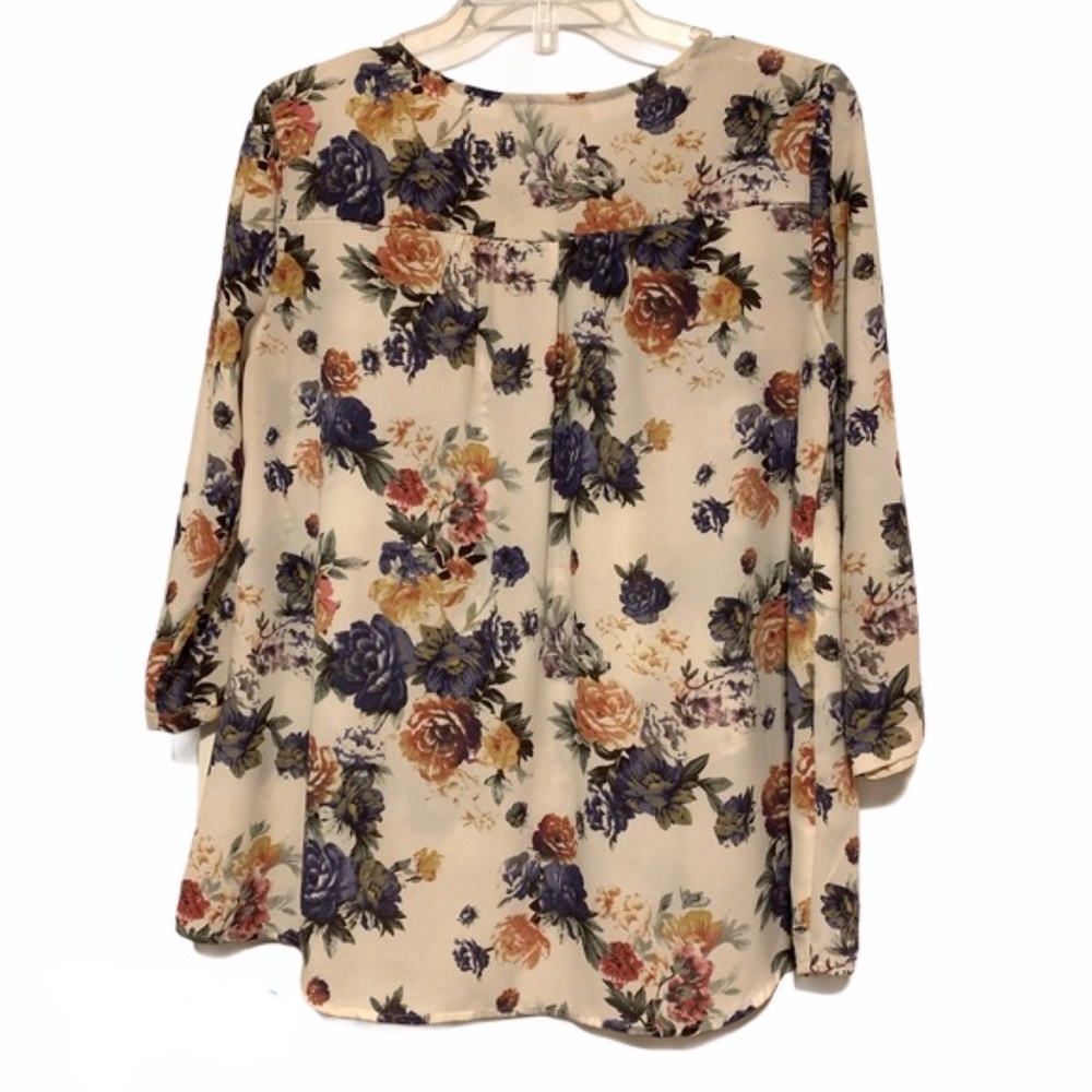 Lush Tulip Petal Blouse All Over Floral Print Sz M - Picture 3 of 4